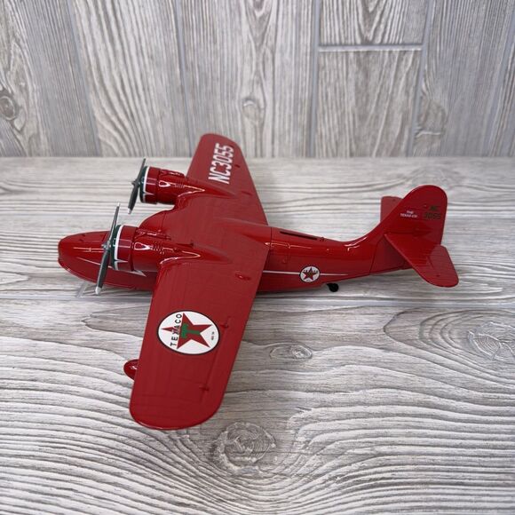 Wings of Texaco 1940 Grumman Goose DIE-CAST METAL BANK Red 4th in Series - Picture 4 of 15